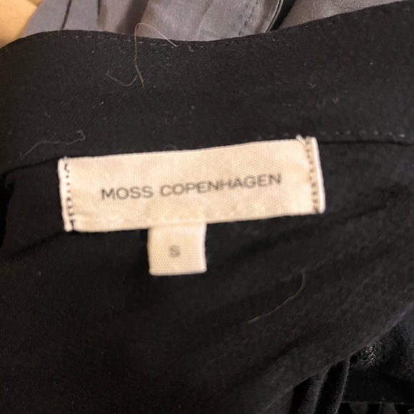 Moss Copenhagen cap-sleeved backless jumpsuit - Picture 3 of 3
